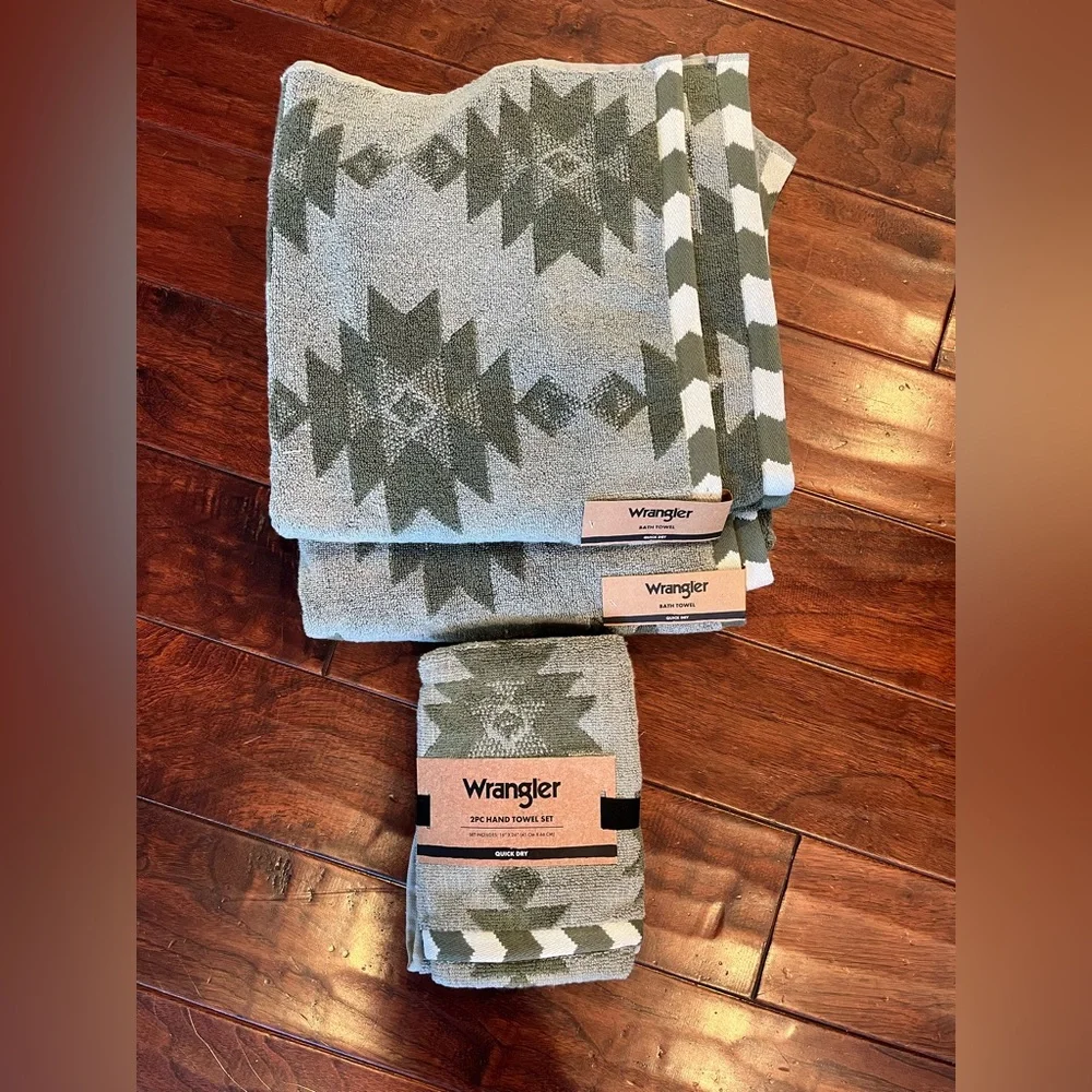 Wrangler Green Geometric Bath and Hand Towel Set Quick Dry